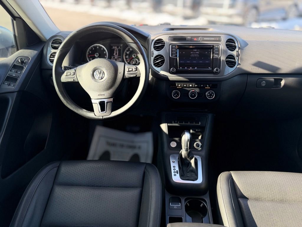 Used 2017 Volkswagen Tiguan S image 10