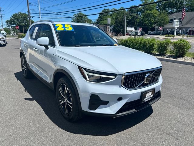 Certified 2025 Volvo XC40 B5 Core AWD/4WD image 6