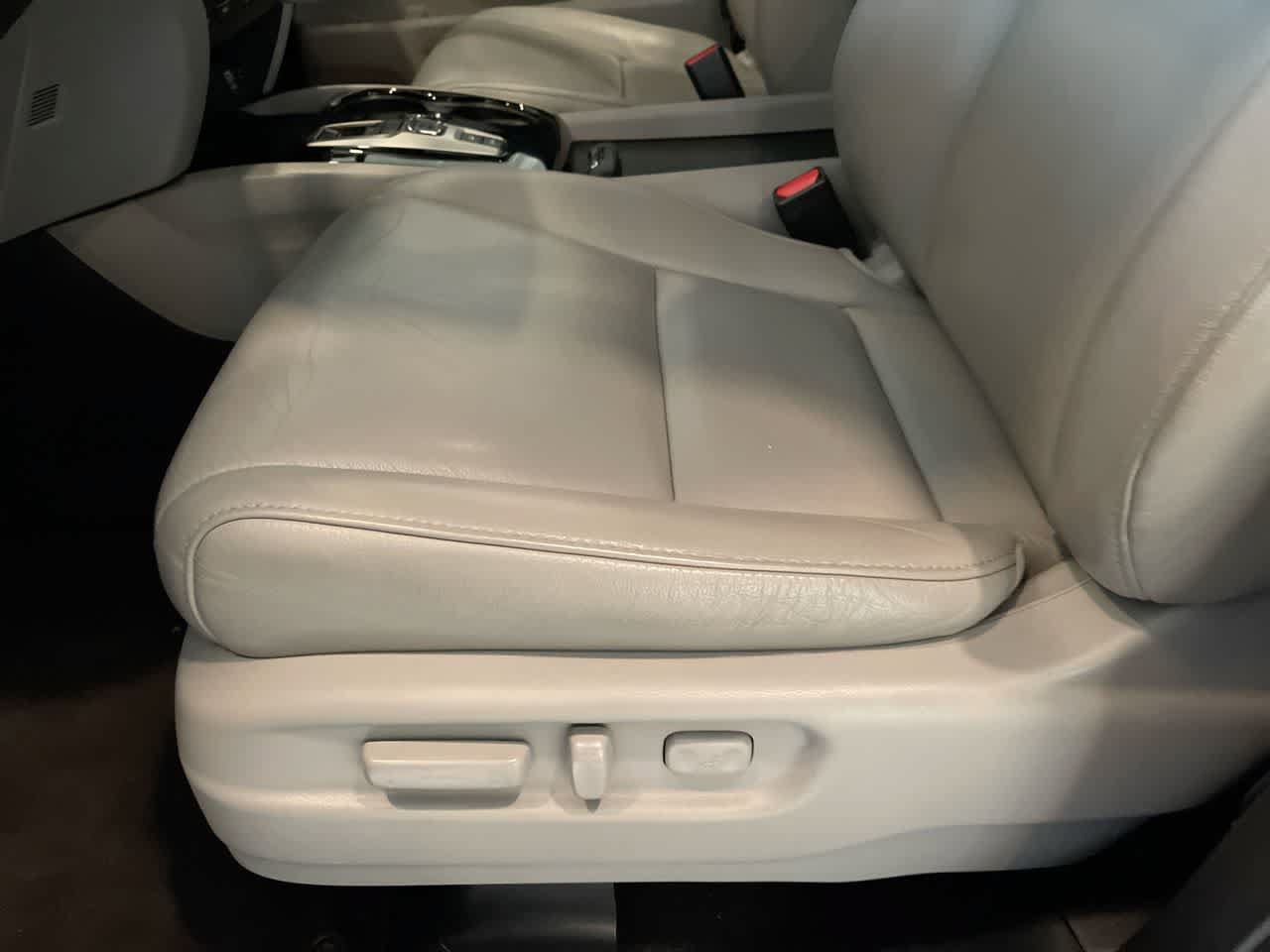 Used 2017 Honda Pilot Touring image 12