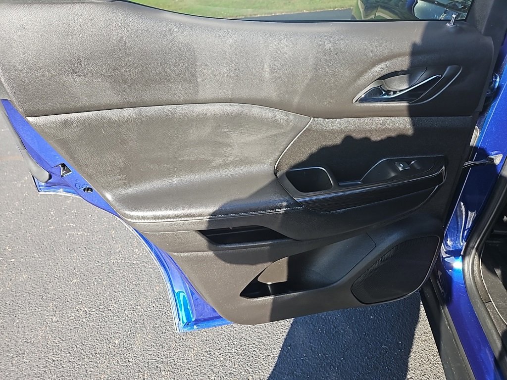 Used 2023 GMC Acadia SLT w/ Elevation Edition image 21