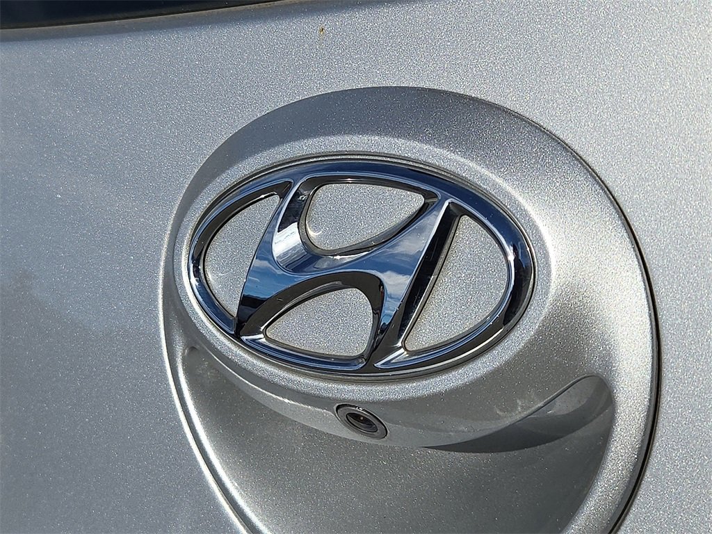 Used 2016 Hyundai Veloster Base w/ Option Group 02 image 28