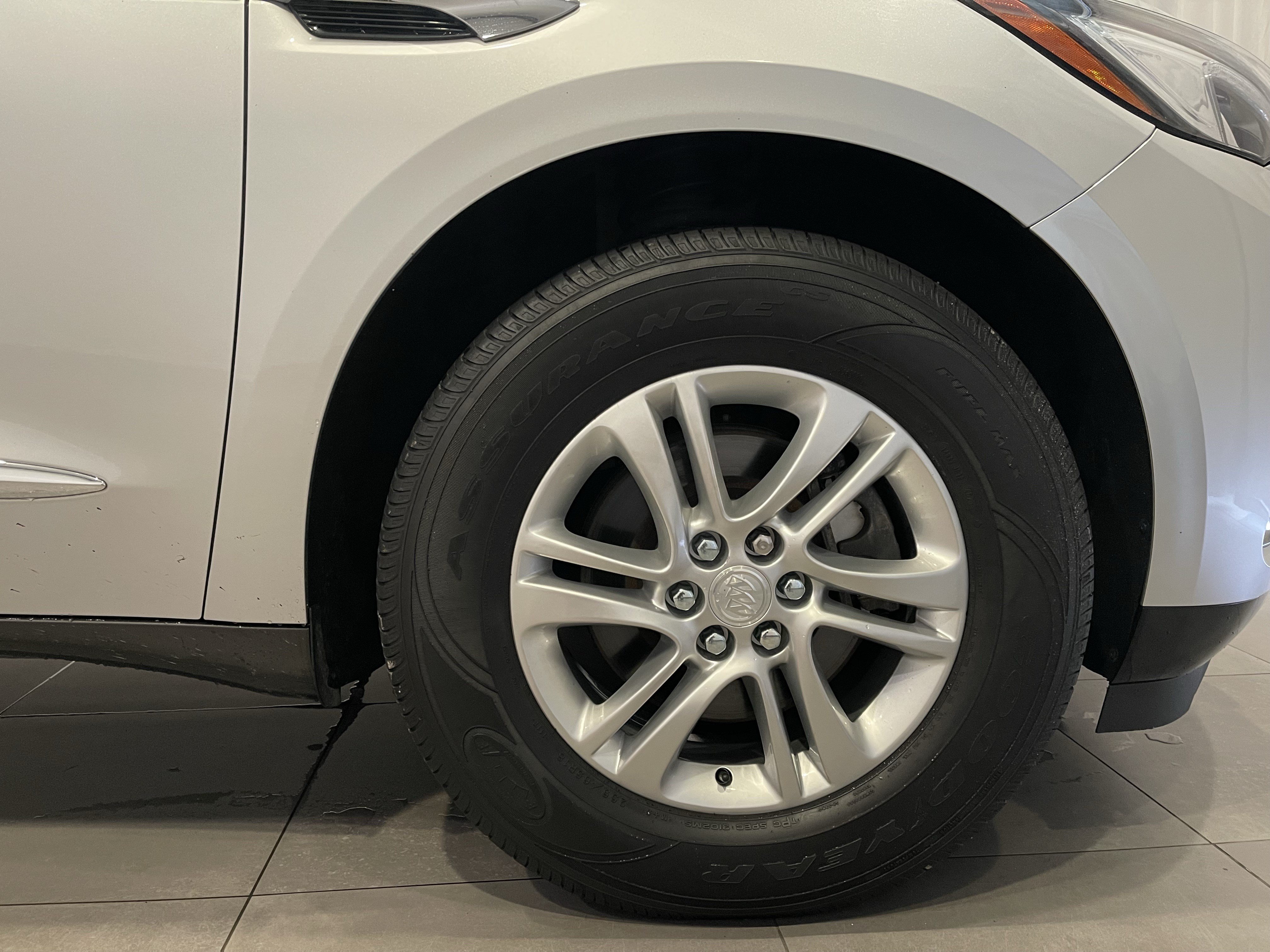 Used 2019 Buick Enclave Essence AWD/4WD image 10