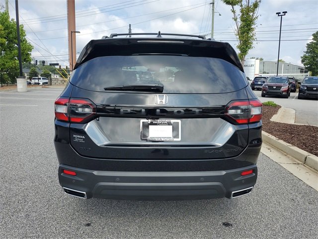 Certified 2025 Honda Pilot Black Edition image 5