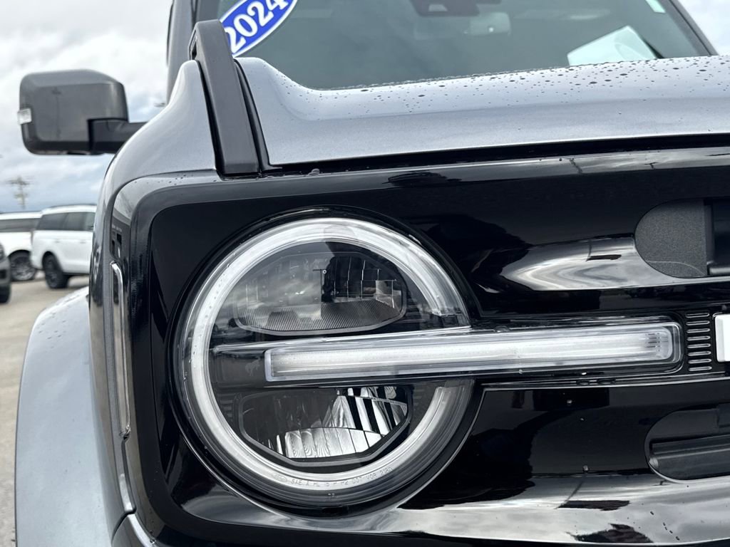 Used 2024 Ford Bronco Outer Banks image 11