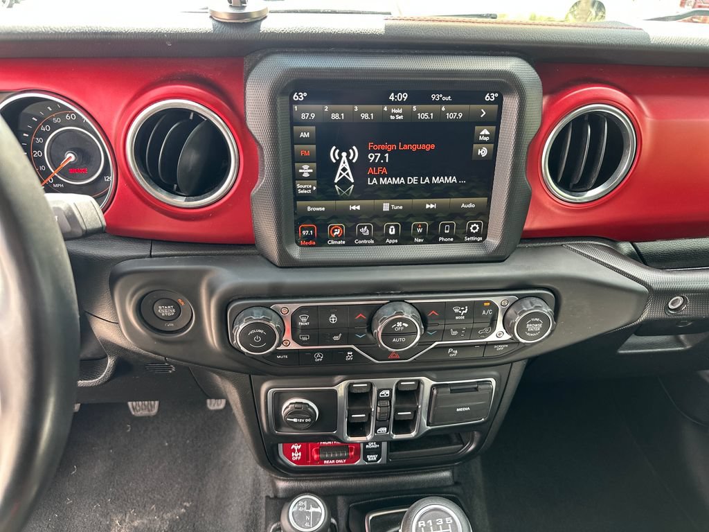 Used 2023 Jeep Wrangler Unlimited Rubicon w/ LED Lighting Group AWD/4WD image 28