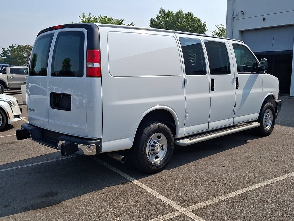 Used 2024 Chevrolet Express 2500 w/ Driver Convenience Package RWD image 9