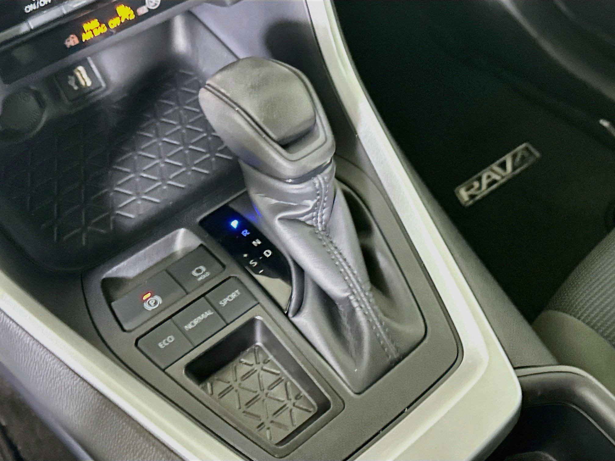 Certified 2025 Toyota RAV4 LE FWD image 20