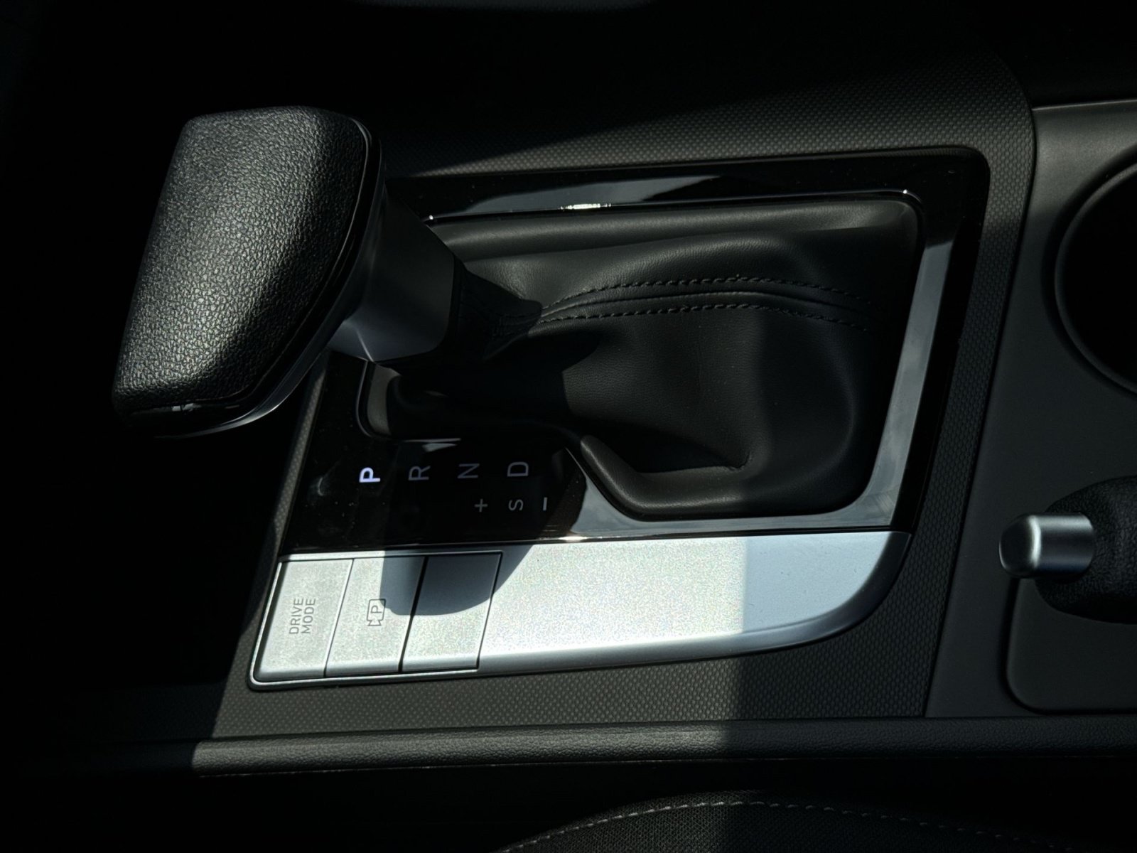 New 2026 Hyundai Elantra SE FWD image 22