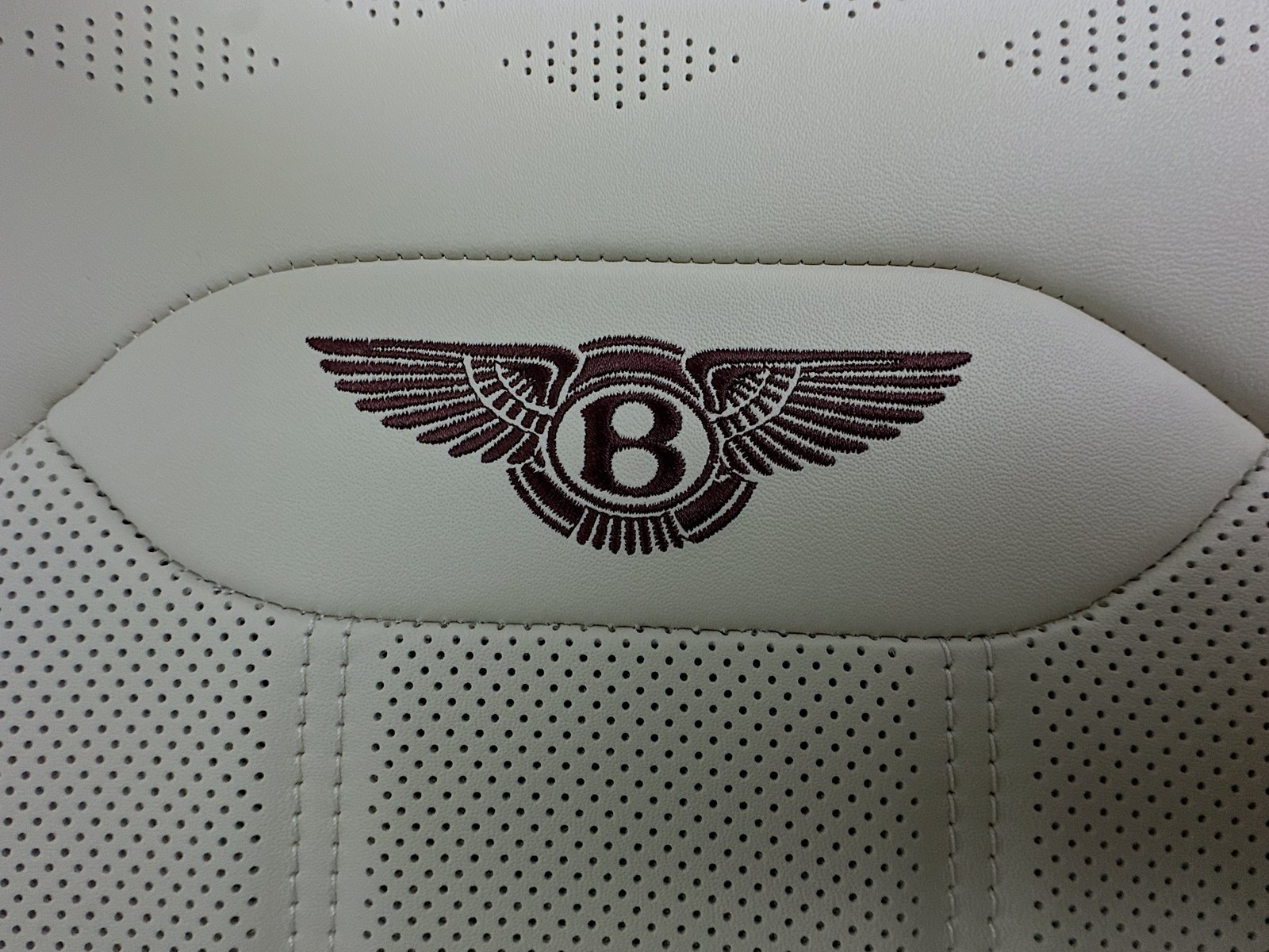 New 2026 Bentley Bentayga AWD/4WD image 42