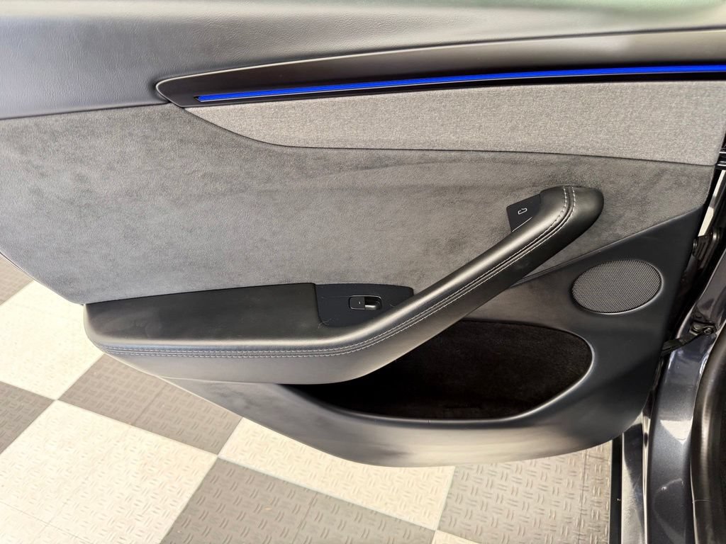 Used 2026 Tesla Model Y AWD image 21