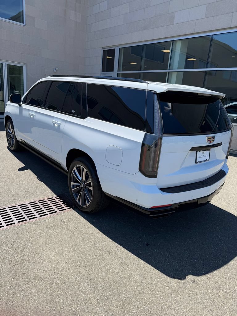 Used 2026 Cadillac Escalade ESV Sport w/ Touring Package AWD/4WD image 5