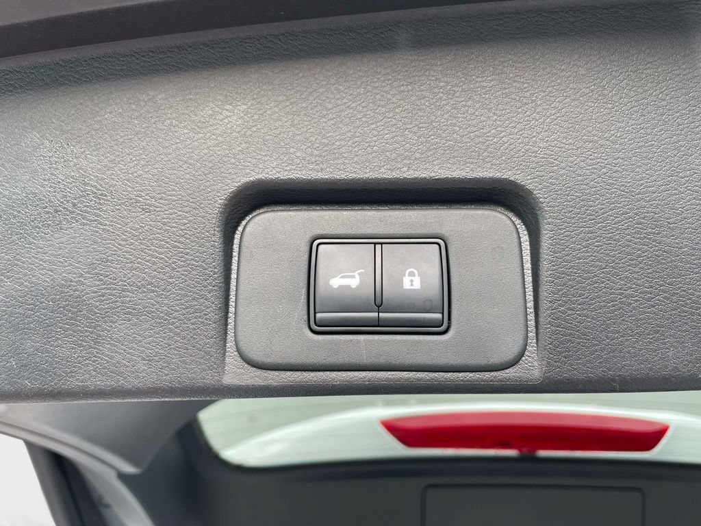 Used 2026 Nissan Rogue SV FWD image 10