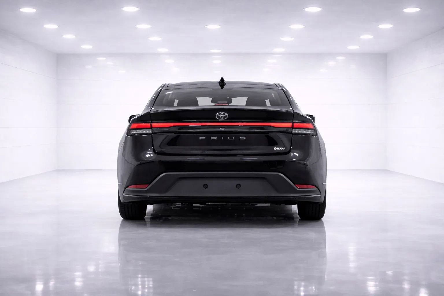Used 2024 Toyota Prius LE image 4