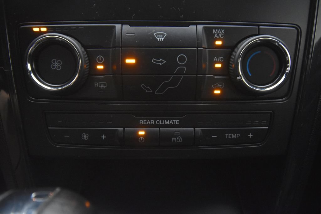 Used 2019 Ford Explorer XLT AWD/4WD image 25
