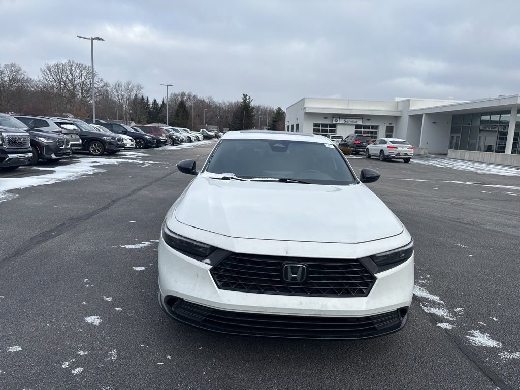 Used 2024 Honda Accord Sport image 2