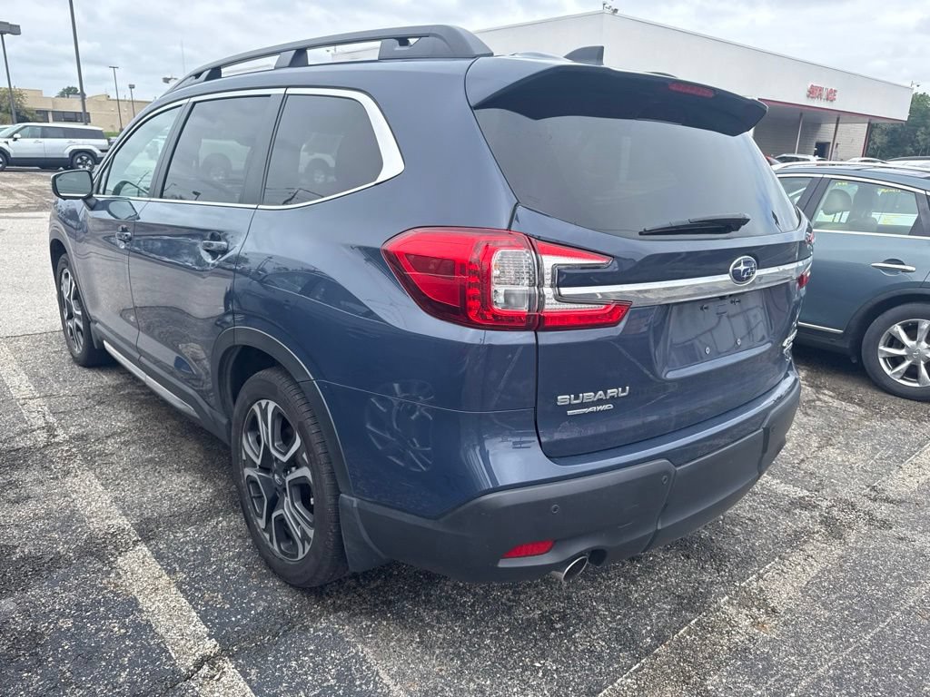 Used 2023 Subaru Ascent Limited w/ Technology Package AWD/4WD image 3
