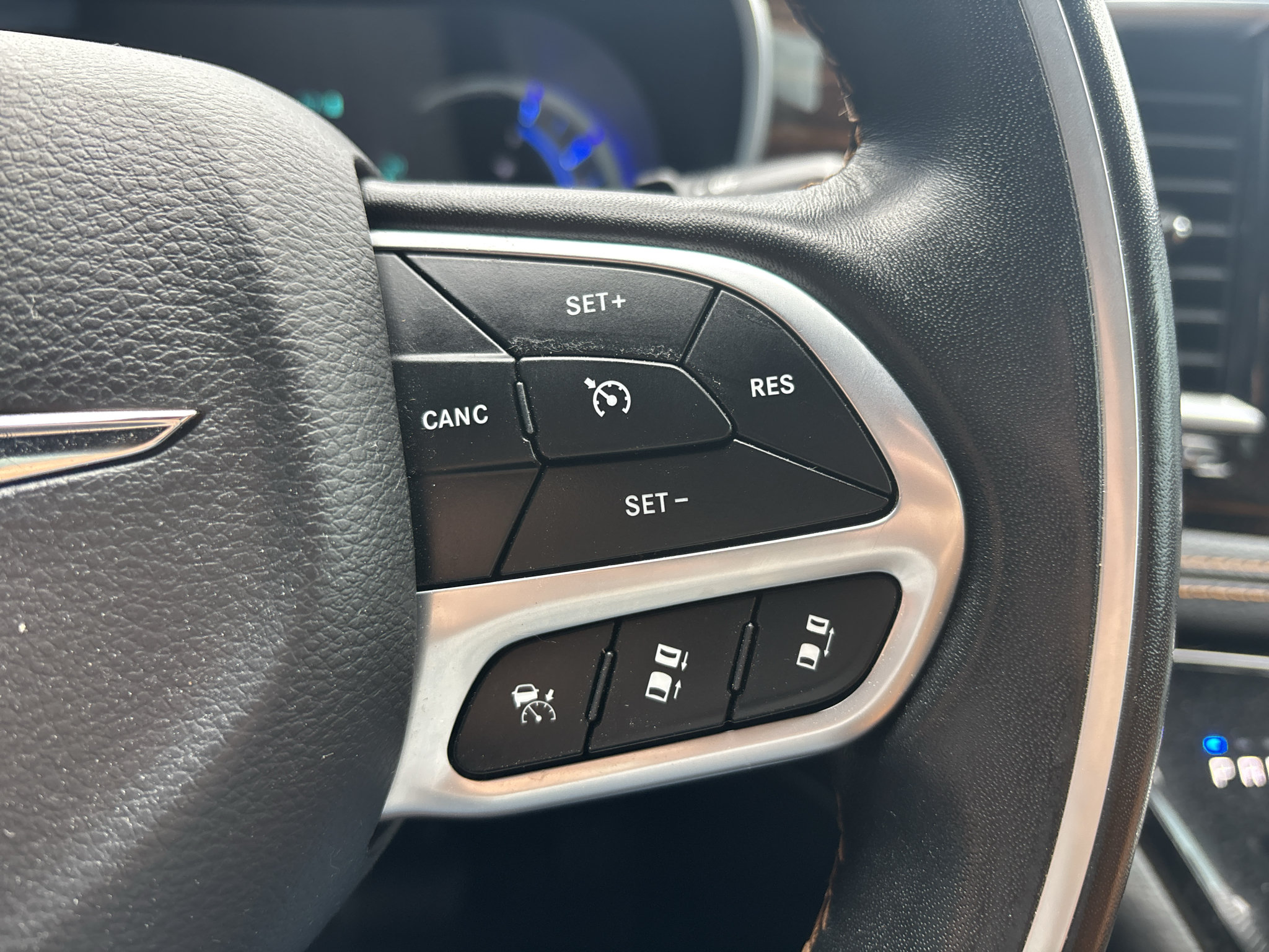 Used 2021 Chrysler Pacifica Pinnacle FWD image 17