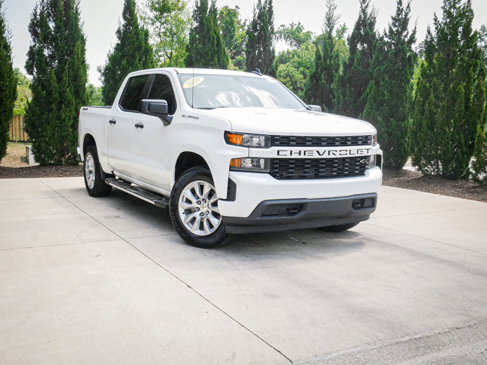 Used 2020 Chevrolet Silverado 1500 Custom w/ Custom Value Package AWD/4WD image 2