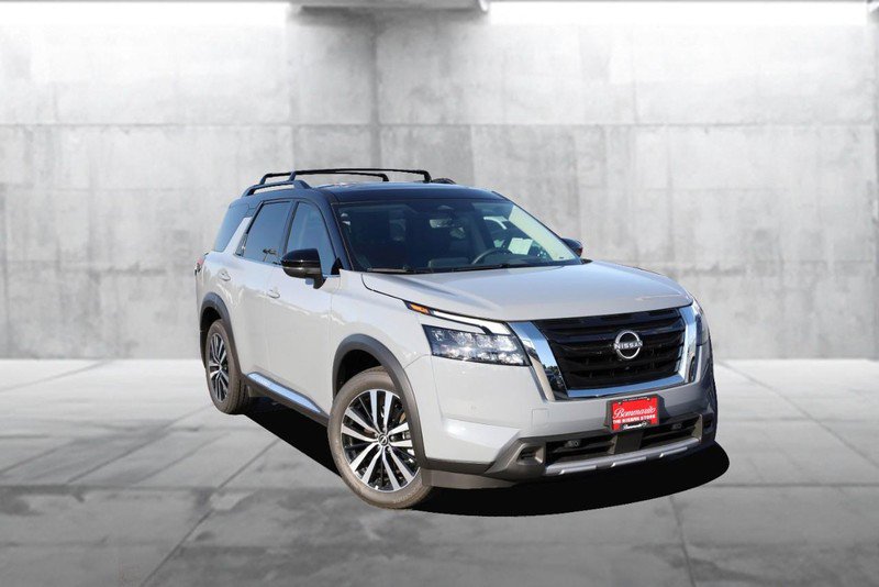 New 2025 Nissan Pathfinder Platinum image 2