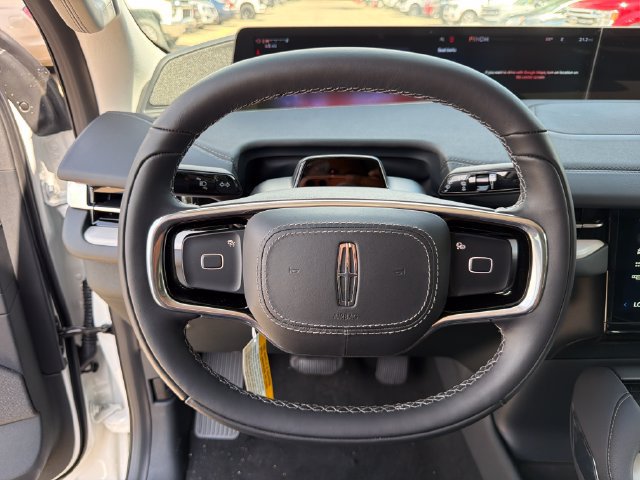 New 2026 Lincoln Navigator Reserve AWD/4WD image 25