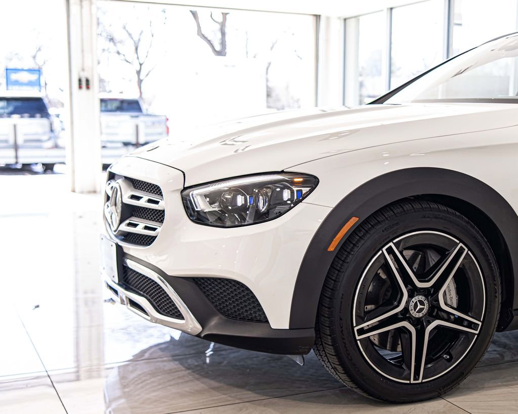 Used 2022 Mercedes-Benz E 450 4MATIC All-Terrain Wagon image 4