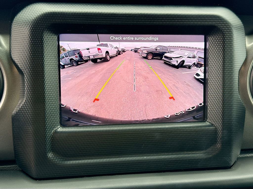 Used 2023 Jeep Wrangler Unlimited w/ Cold Weather Group image 15