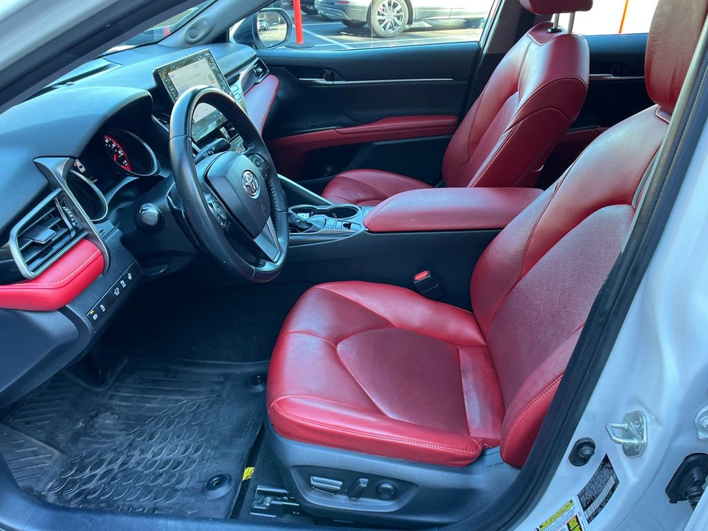 Used 2022 Toyota Camry XSE image 9
