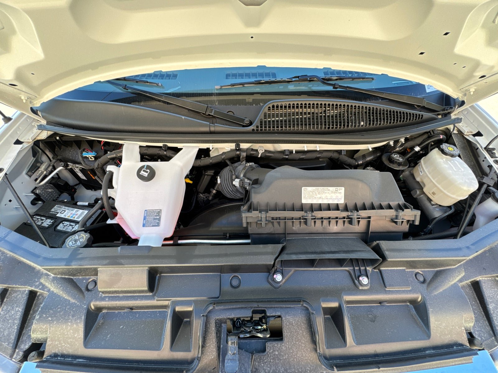 New 2025 GMC Savana 3500 w/ Power Convenience Package RWD image 8
