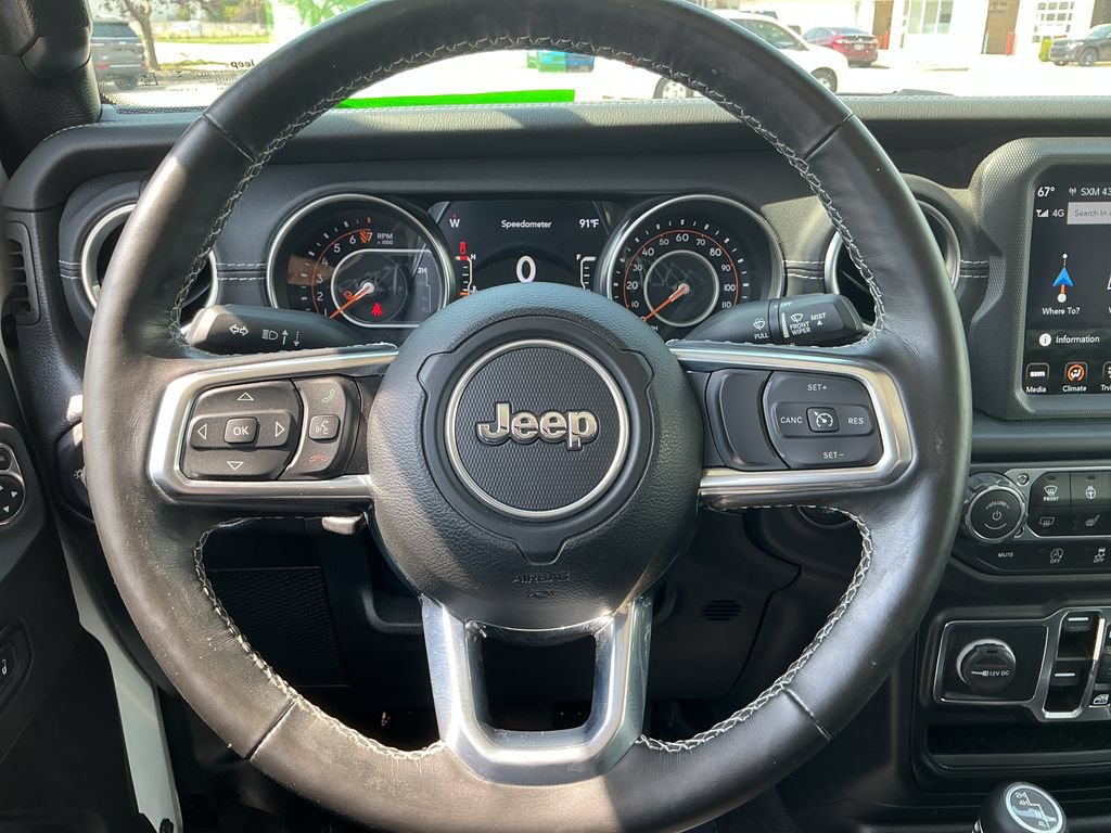 Certified 2022 Jeep Gladiator Overland w/ Popular Equipment Package AWD/4WD image 17