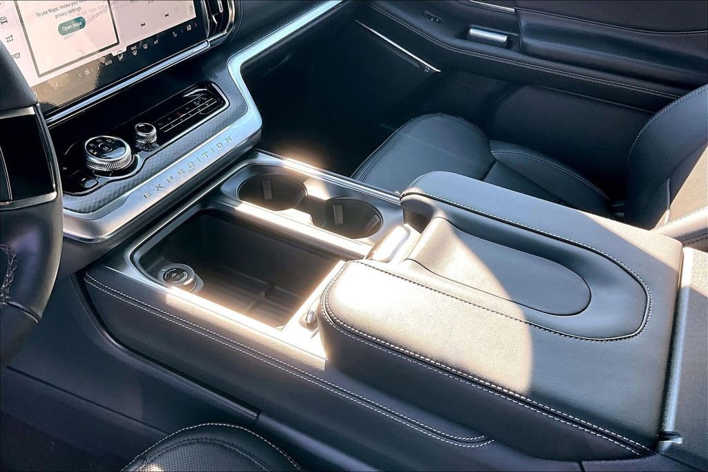 New 2026 Ford Expedition Platinum w/ Stealth Appearance Package image 8
