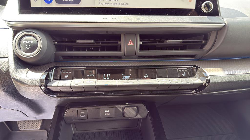 Used 2023 Toyota Prius XLE image 25