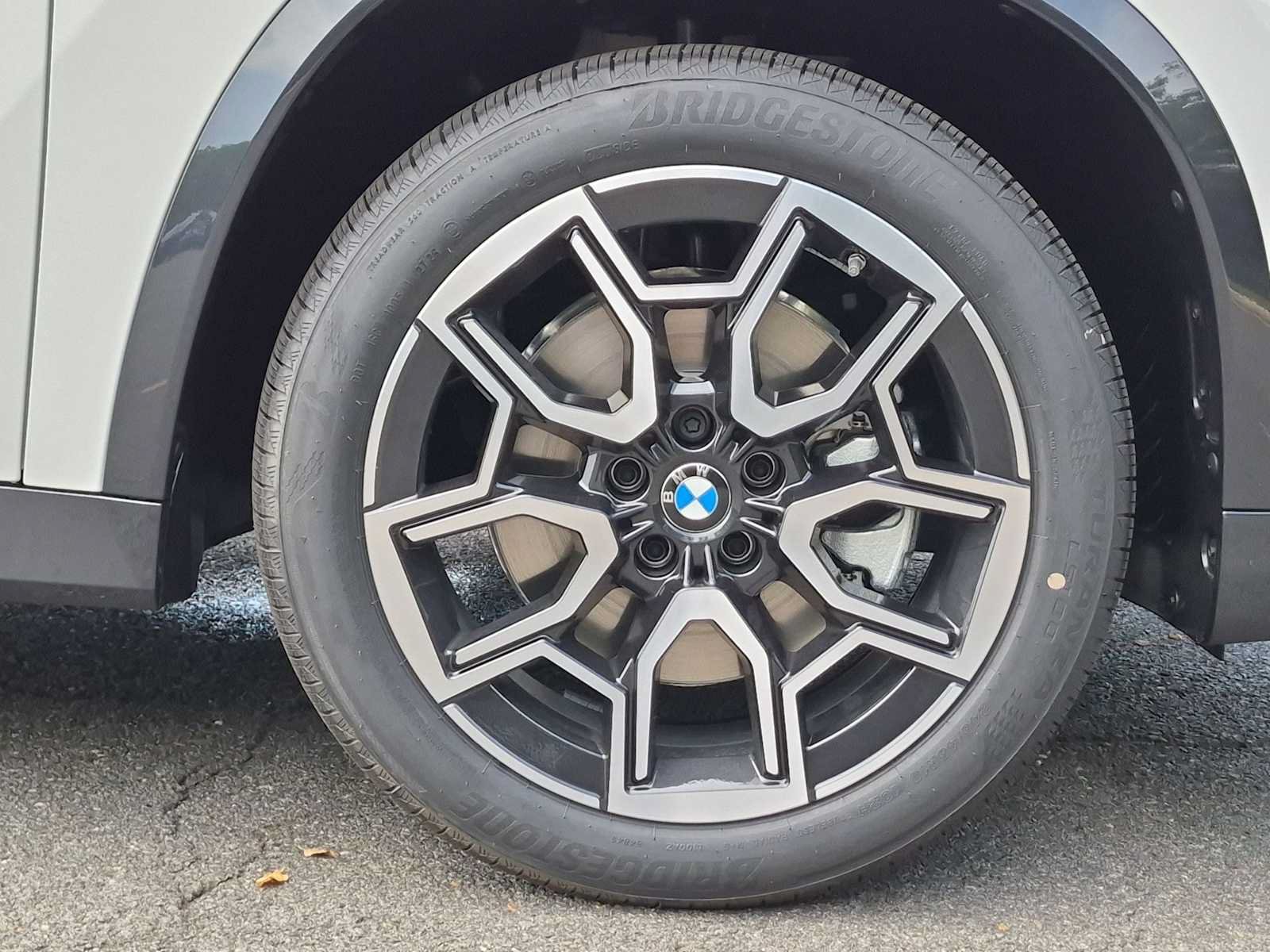 New 2027 BMW X1 xDrive28i AWD/4WD image 14