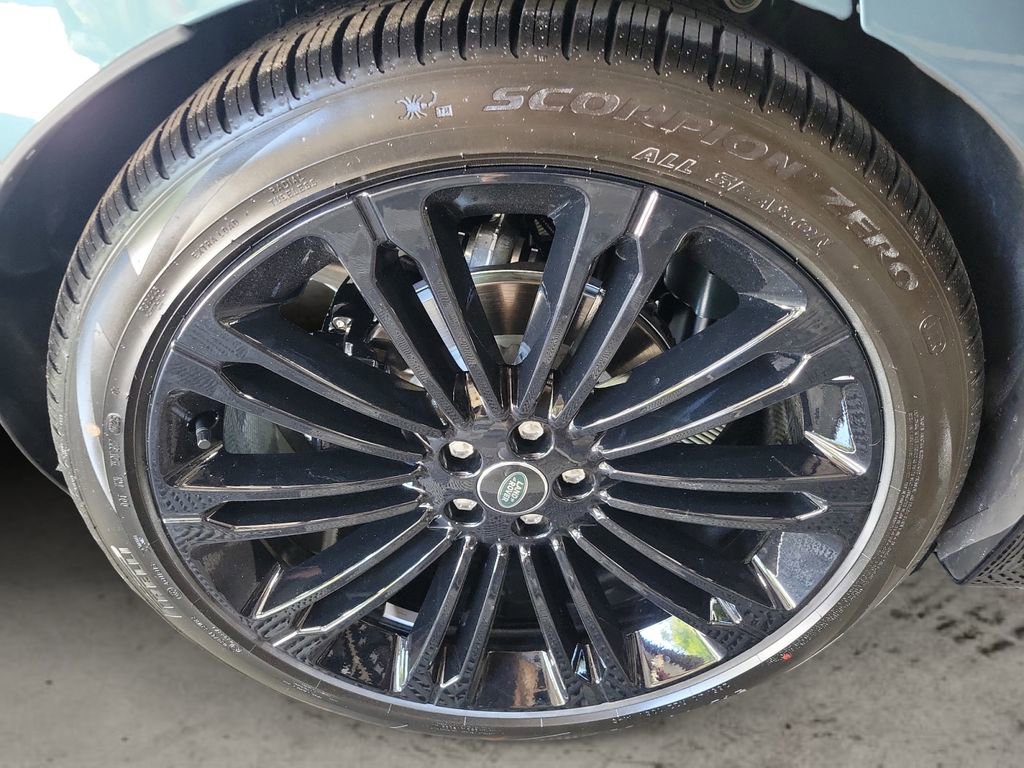 New 2026 Land Rover Range Rover Velar Dynamic SE image 12