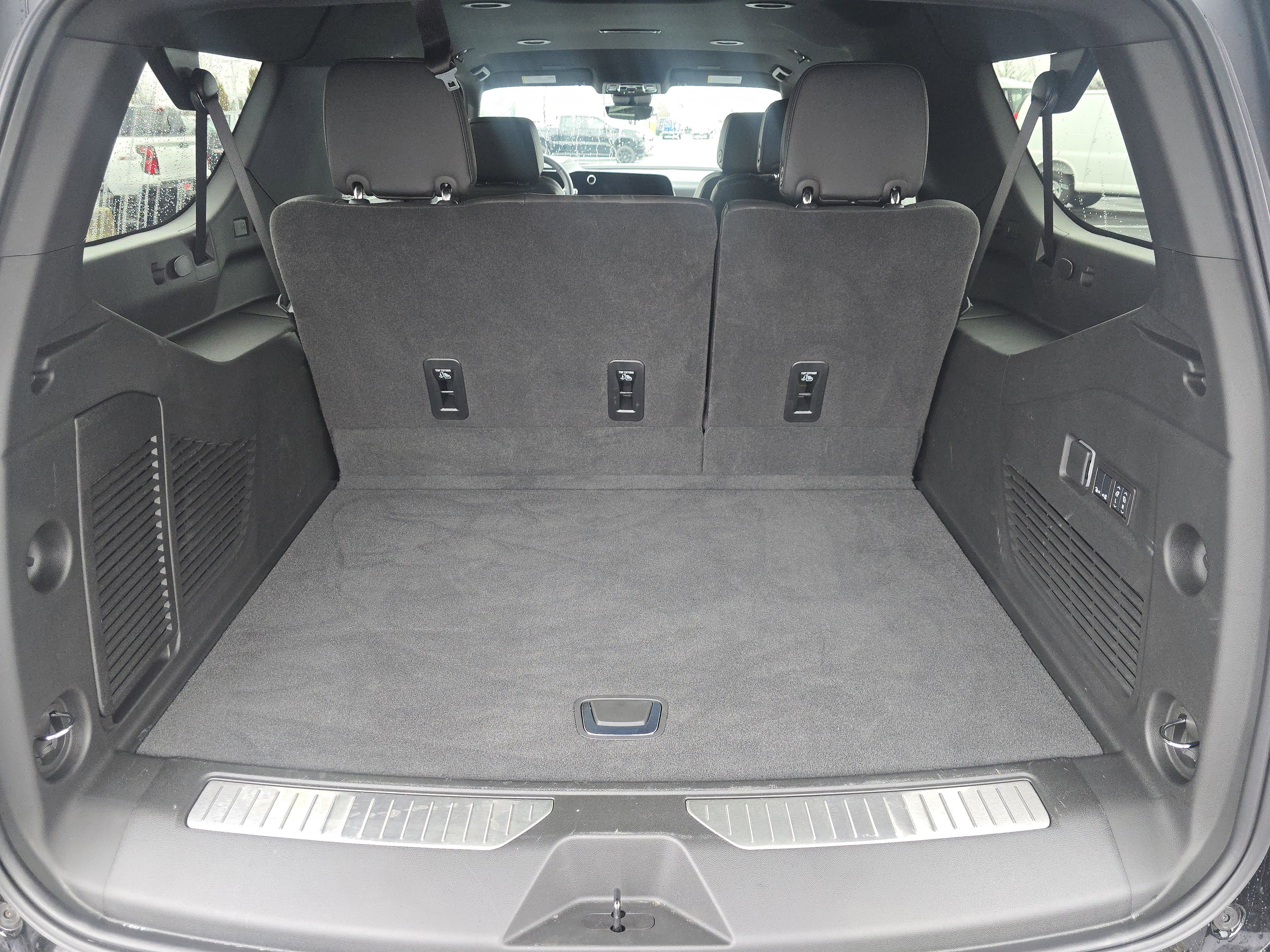 New 2026 Chevrolet Suburban High Country image 19