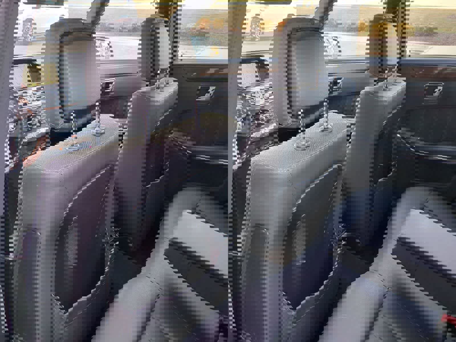 Used 2014 Mercedes-Benz E 550 4MATIC Sedan image 17