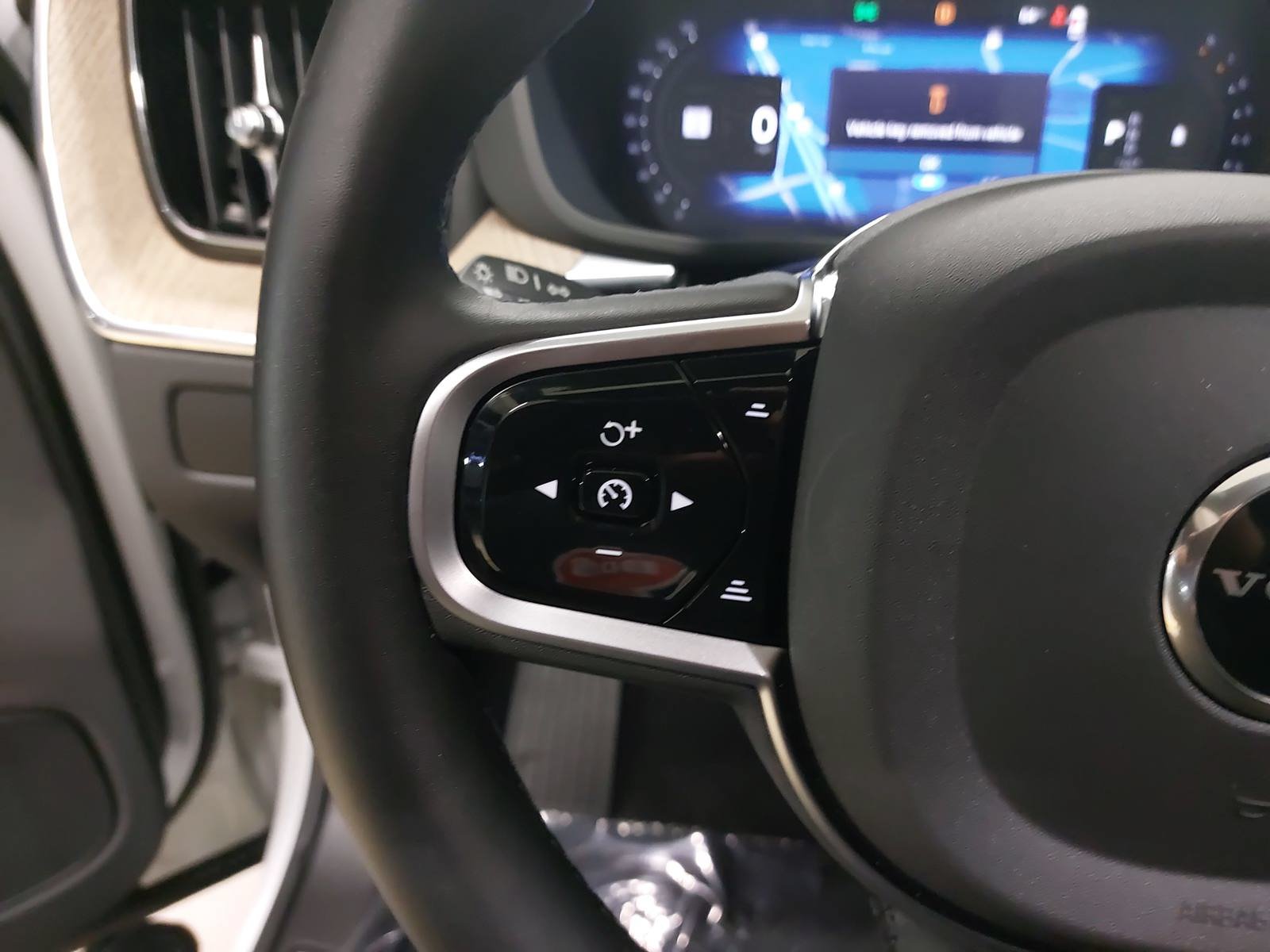 Used 2026 Volvo XC60 B5 Core AWD/4WD image 17