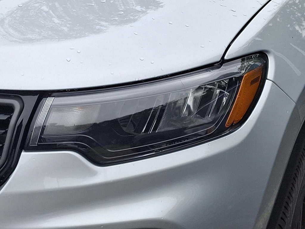 New 2025 Jeep Compass Limited w/ Sun & Sound Group image 4