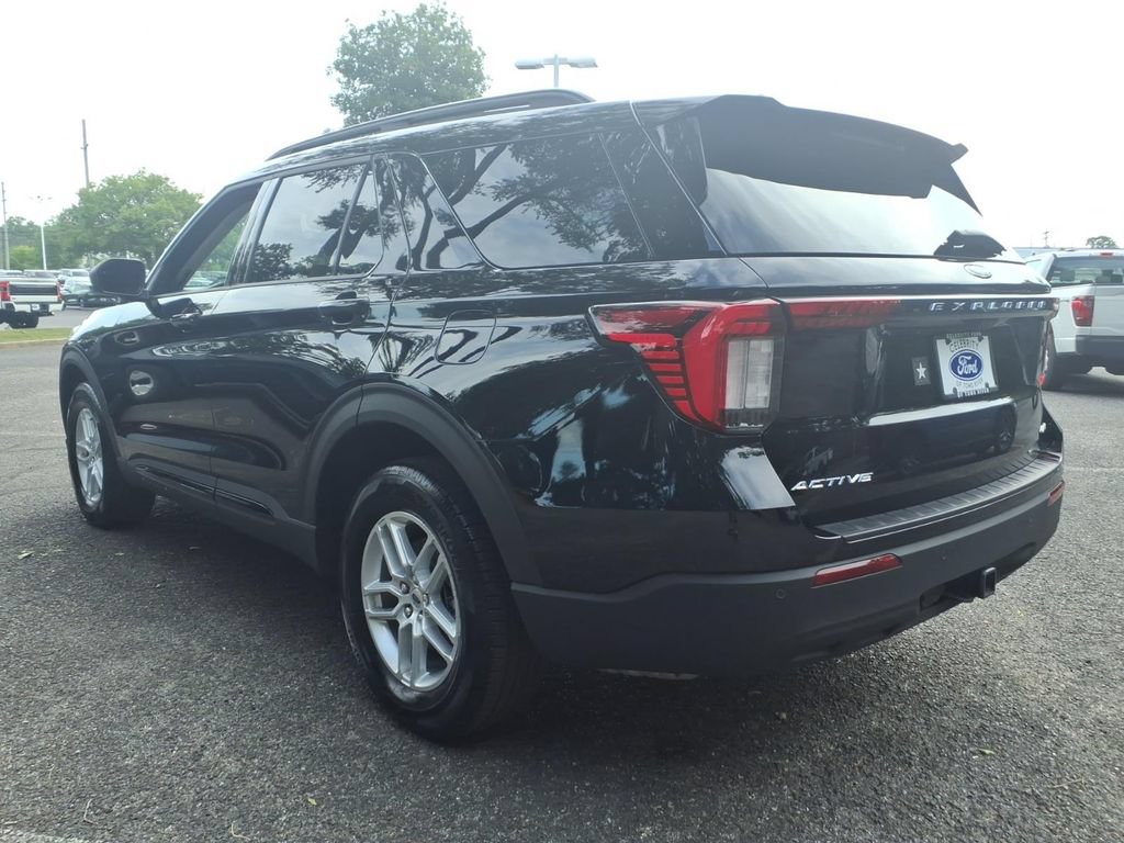Used 2026 Ford Explorer Active AWD/4WD image 4