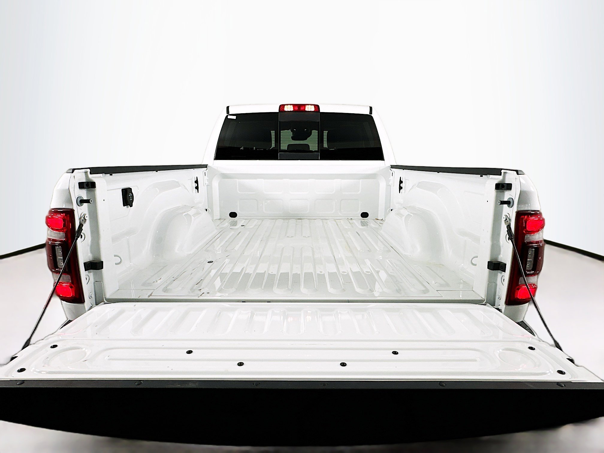 Used 2024 RAM 2500 Laramie w/ Safety Group image 28