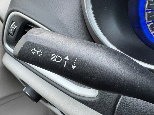 Used 2024 Chrysler Voyager LX image 28