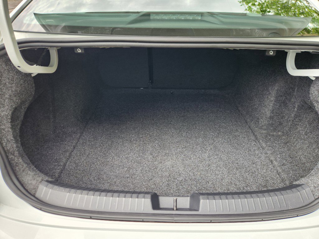 Certified 2024 Volkswagen Jetta Sport image 18