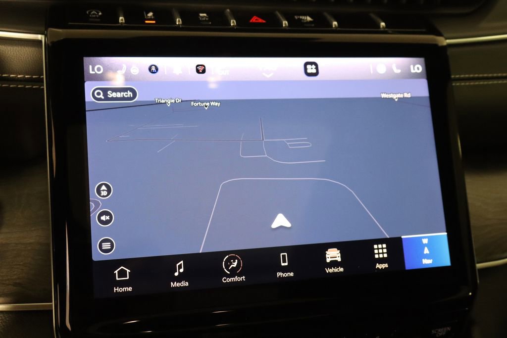 Used 2024 Jeep Grand Cherokee Limited w/ Black Appearance Package image 45