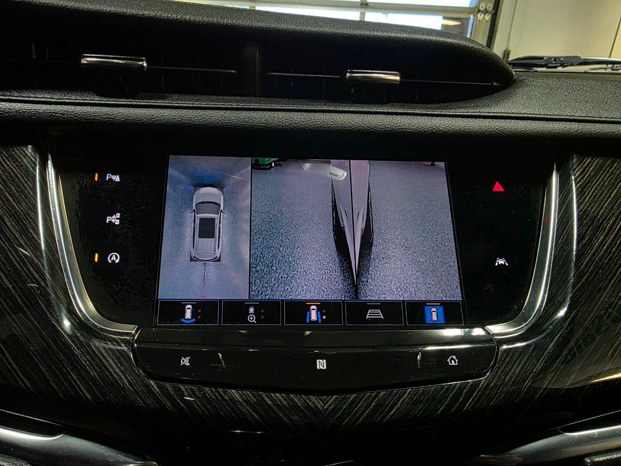 Used 2021 Cadillac XT6 Premium Luxury AWD/4WD image 37
