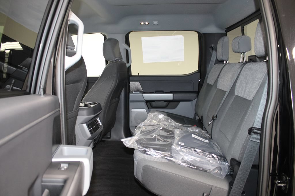 New 2026 Ford F250 XLT w/ XLT Premium Package AWD/4WD image 27