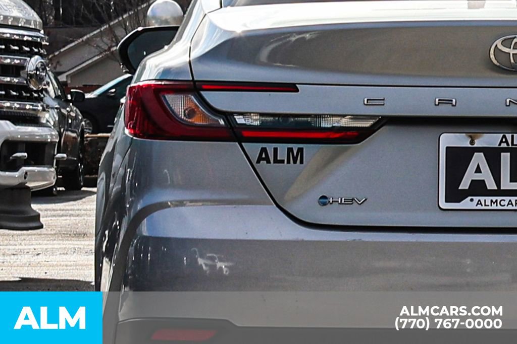 Used 2025 Toyota Camry LE image 13