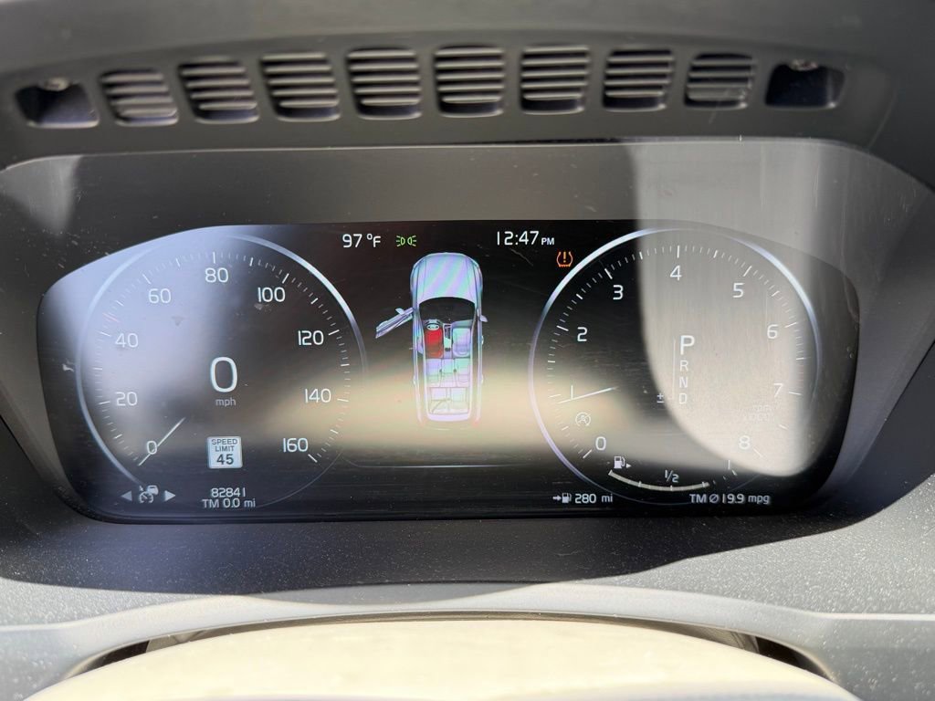 Used 2018 Volvo XC90 T6 Momentum w/ Convenience Package AWD/4WD image 17