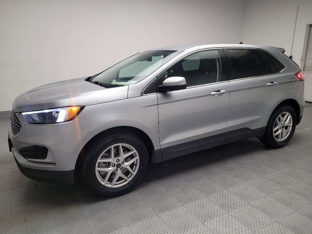 Used 2024 Ford Edge SEL image 2