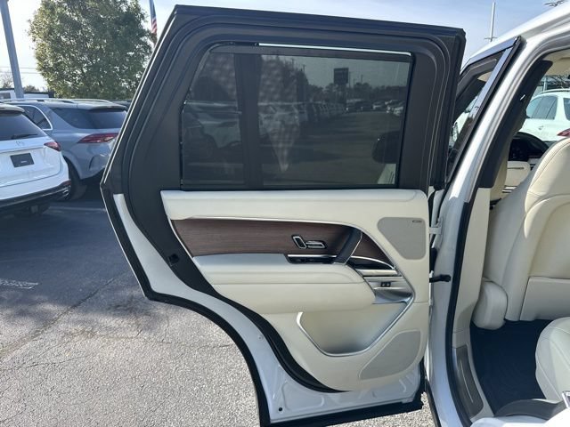 Used 2025 Land Rover Range Rover SE AWD/4WD image 27