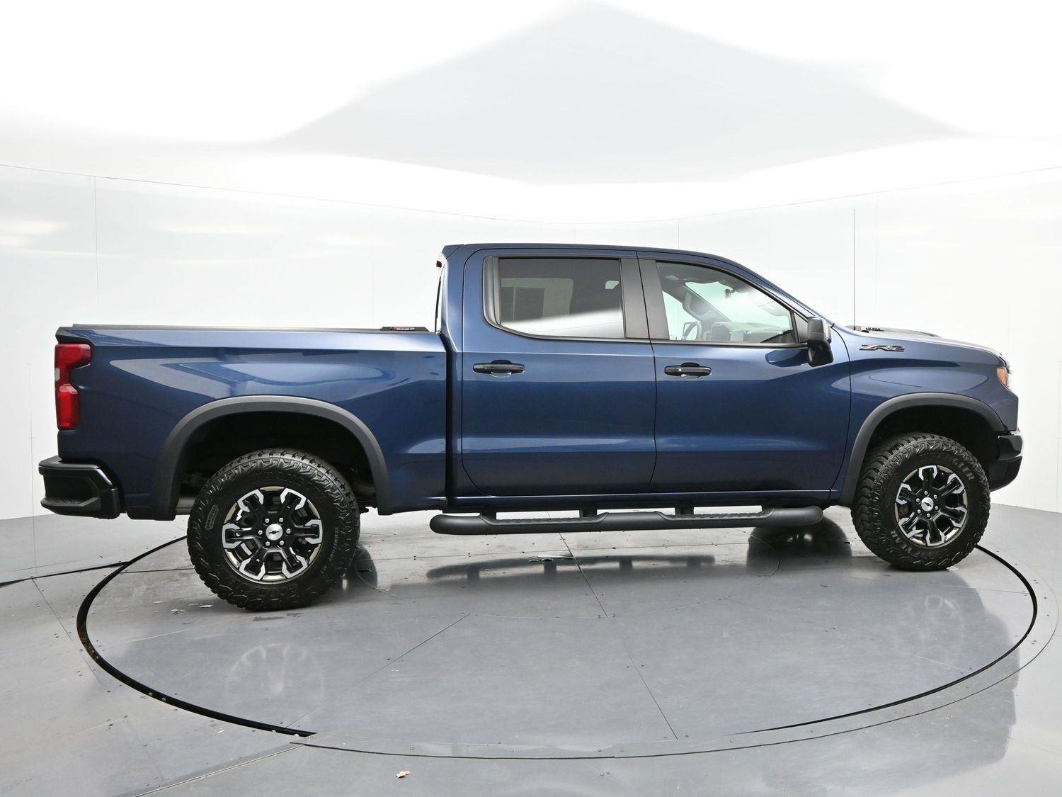 Used 2023 Chevrolet Silverado 1500 ZR2 w/ Technology Package image 8