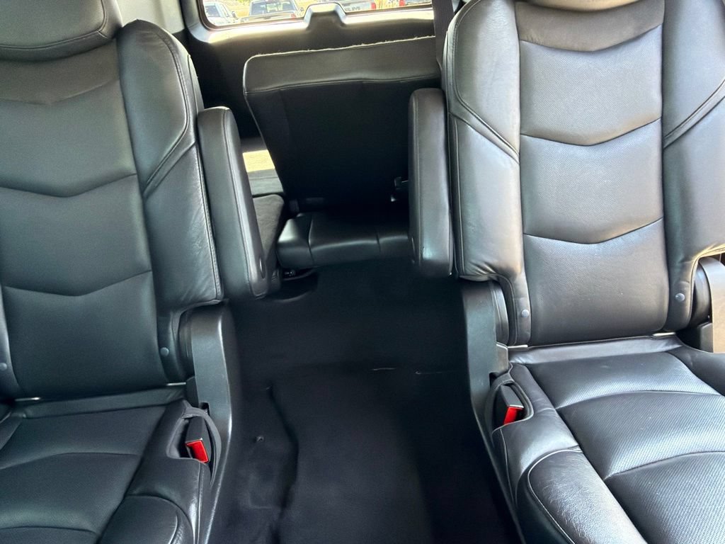 Used 2020 Cadillac Escalade ESV Premium Luxury w/ Escalade Sport Edition AWD/4WD image 20